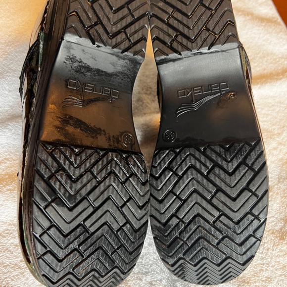 Clogs - Picture 3 of 3